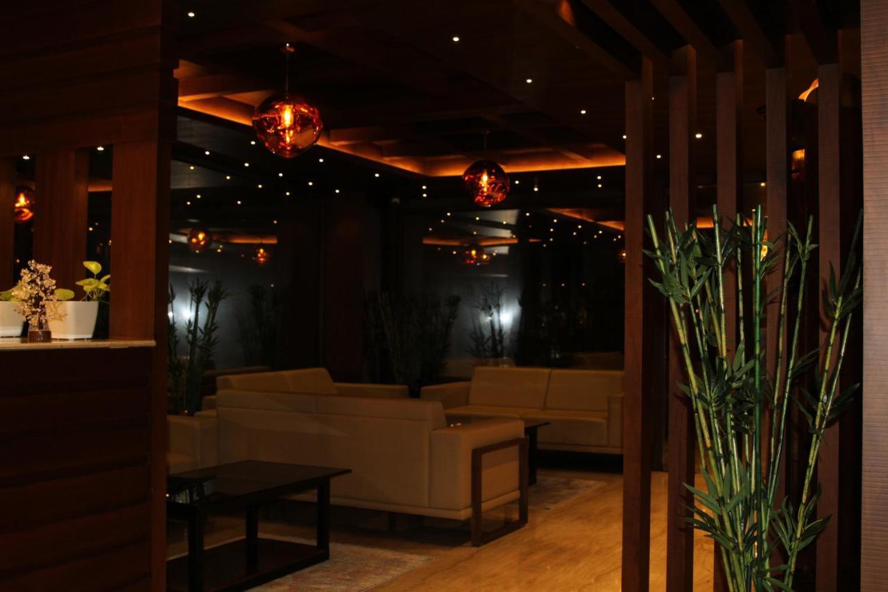 Hotel Retrieve Health & Wellness Kochi Esterno foto