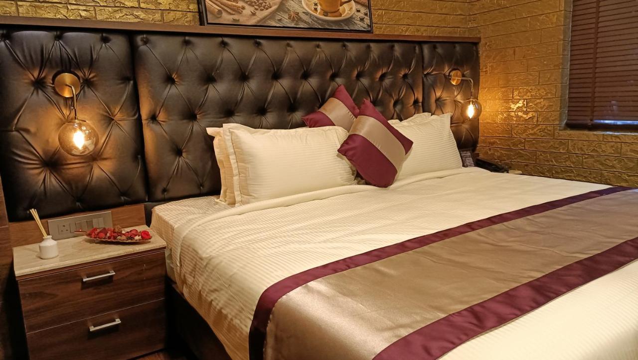Hotel Retrieve Health & Wellness Kochi Esterno foto