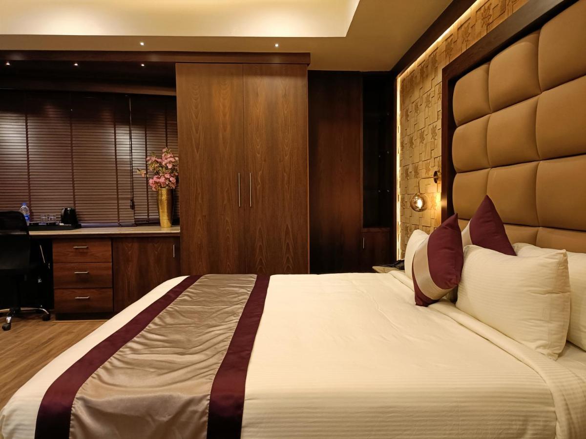 Hotel Retrieve Health & Wellness Kochi Esterno foto