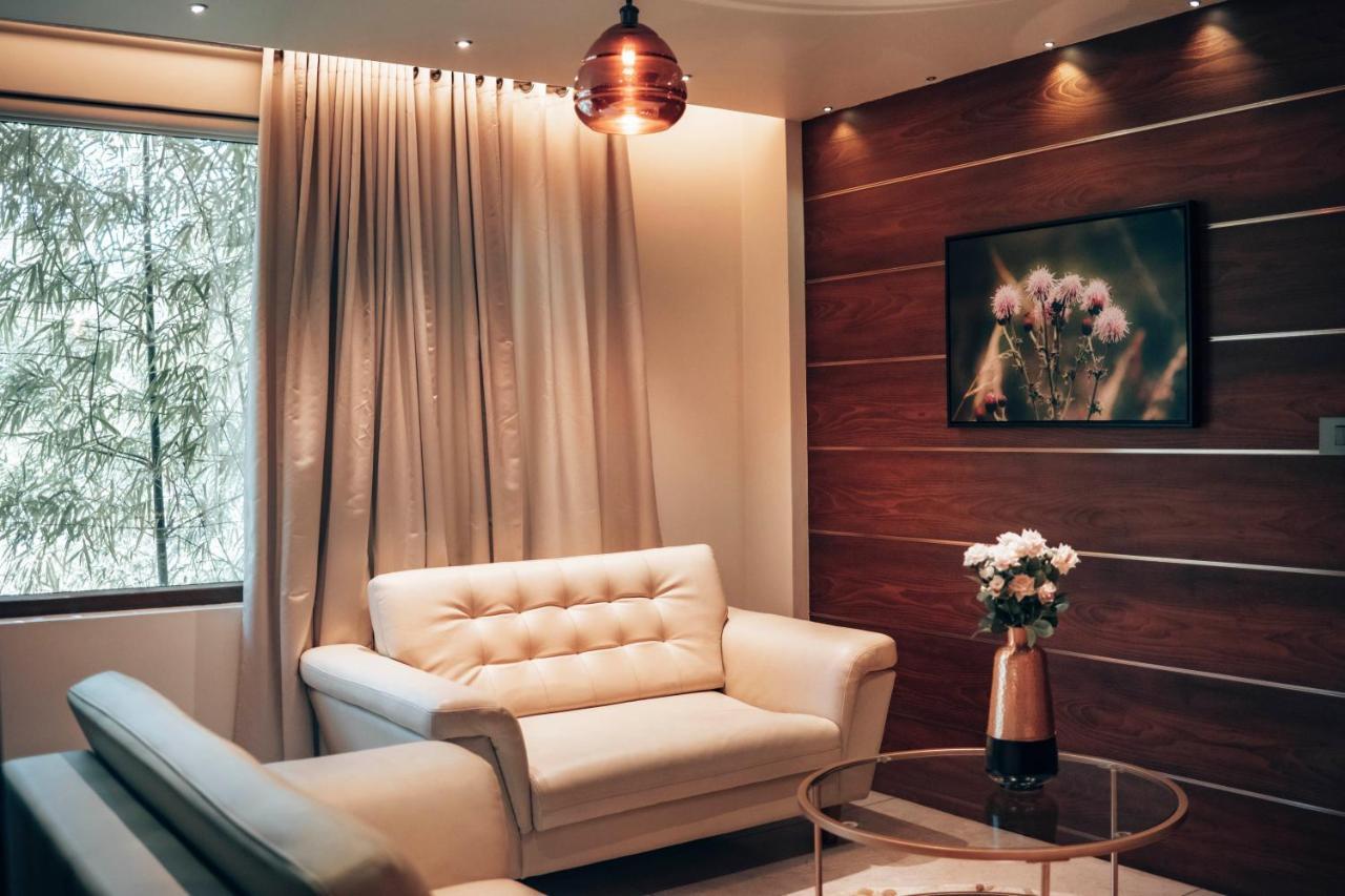 Hotel Retrieve Health & Wellness Kochi Esterno foto