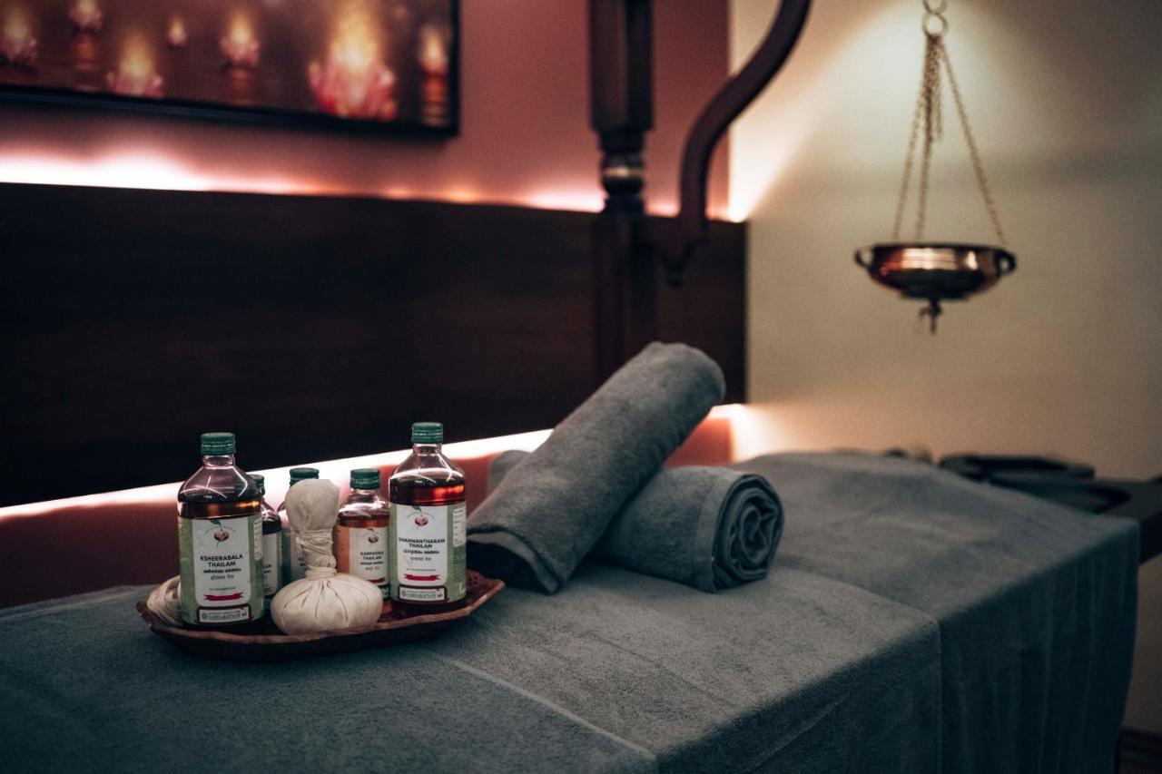 Hotel Retrieve Health & Wellness Kochi Esterno foto